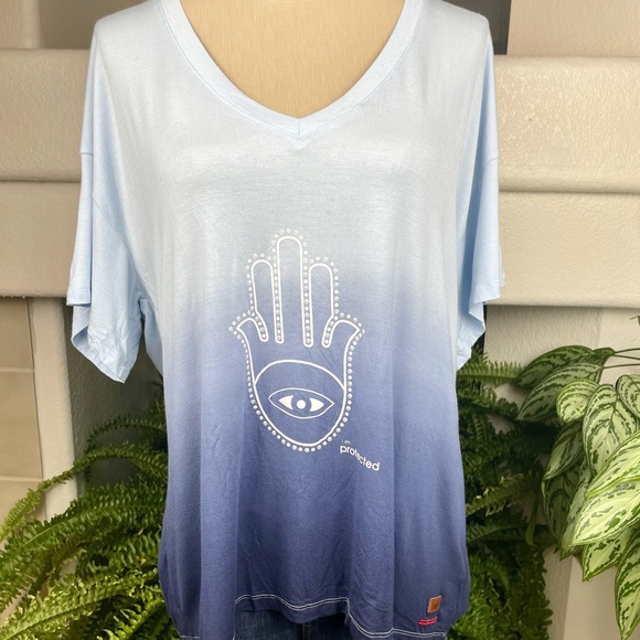 Peace Love World Hamsa Hand Ombré T-shirt
